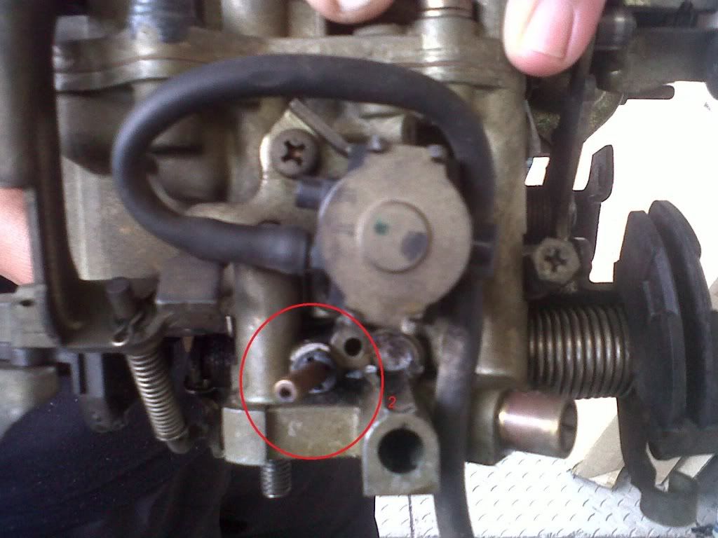 Carburettor vacuum pipes